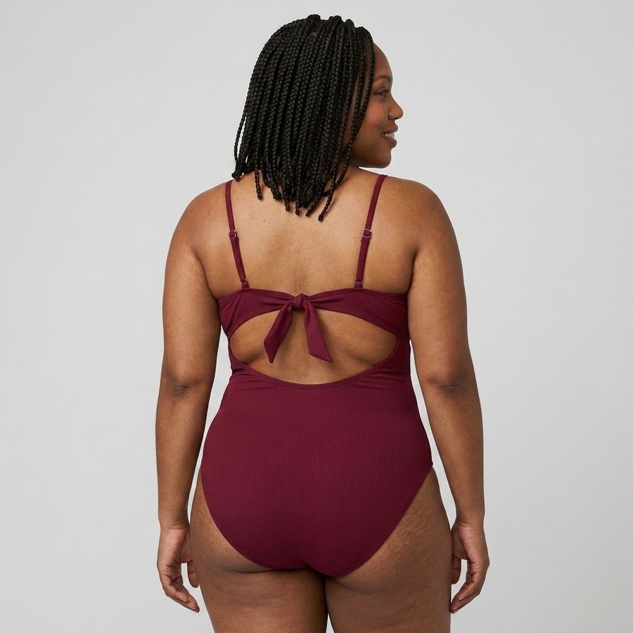 Cutout & Lift swimsuit